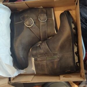 Joan of Artic wedge ll buckle